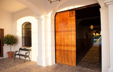 Puerta principal de acceso a la Hacienda Los Frailes de San Alberto